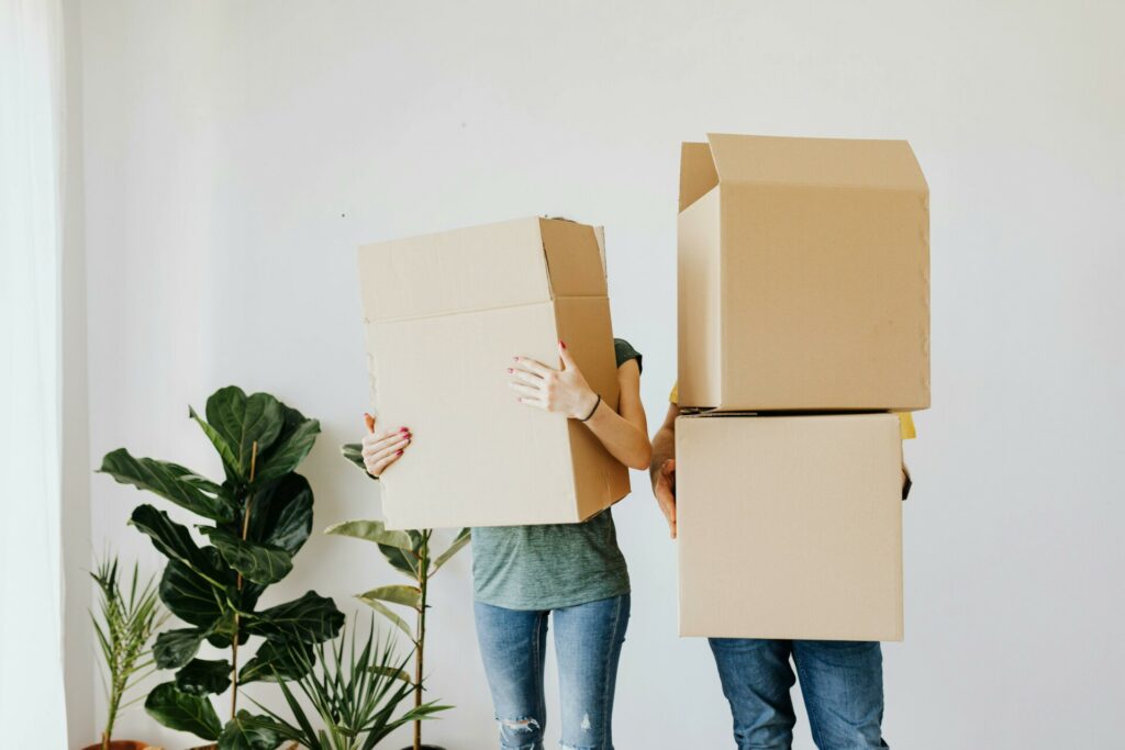 Zelf verhuizen vs. een verhuisbedrijf inhuren: Voor- en nadelen